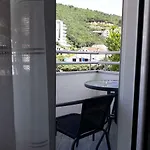 Apartment Vs