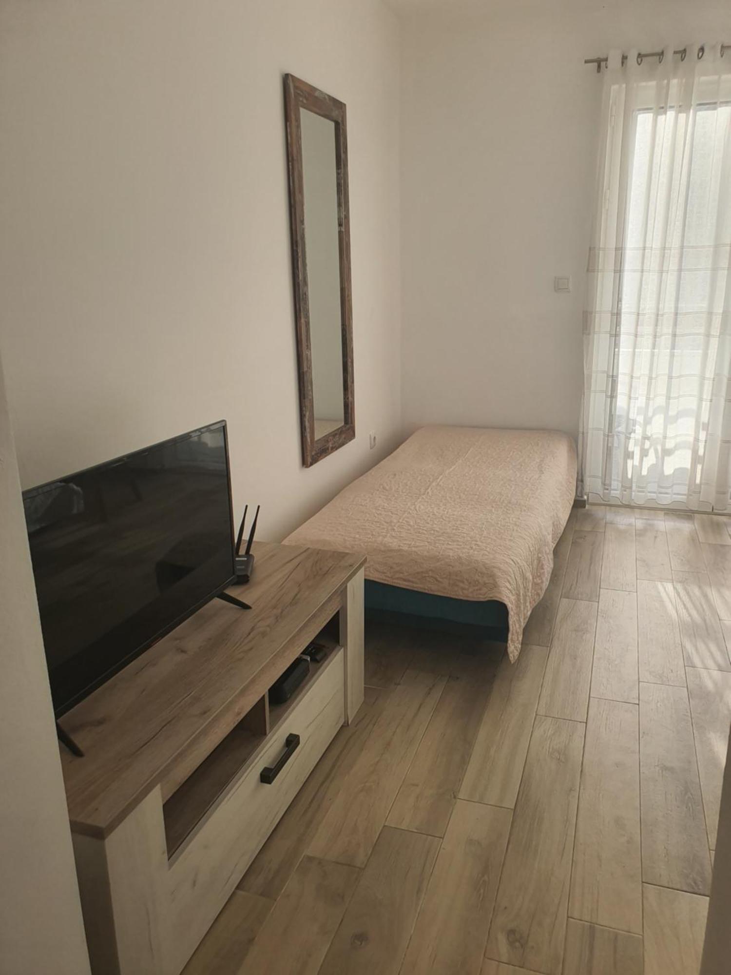 Apartment Vs